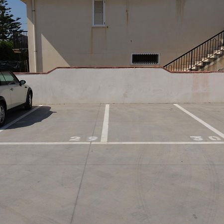 Astro Apartments With Direct Access On The Sea Of Noto Heritage Of Unesco Exterior photo
